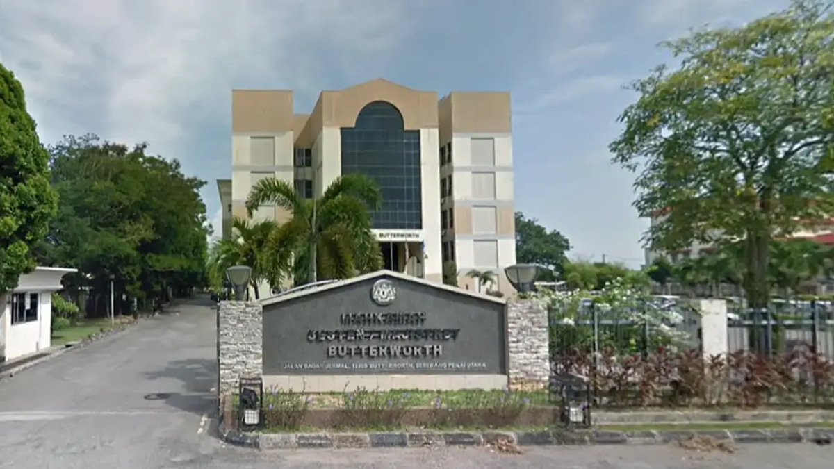 Five individuals fined RM3,500 each for illegal slot machine gambling at supermarket