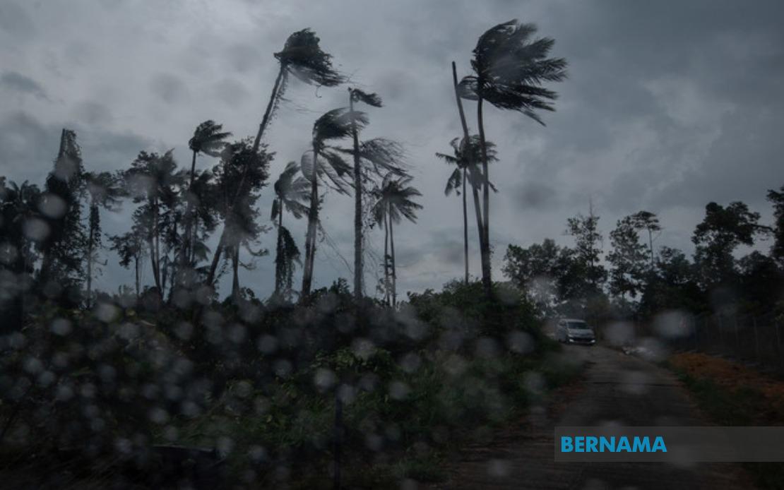 Severe Weather Alert: Thunderstorms and Heavy Rain Expected Across Peninsula and Sarawak Until Afternoon