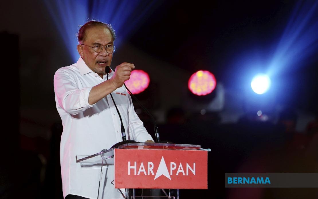 Anwar Urges Restraint on Royal, Constitutional Issues in Negeri Sembilan Campaign