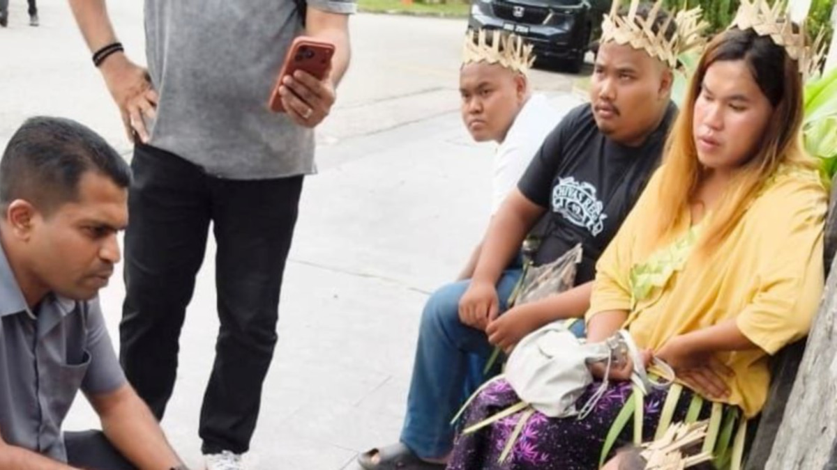 Orang Asli community from Kampung Sungai Cot marches to PM's residence demanding federal action on land dispute