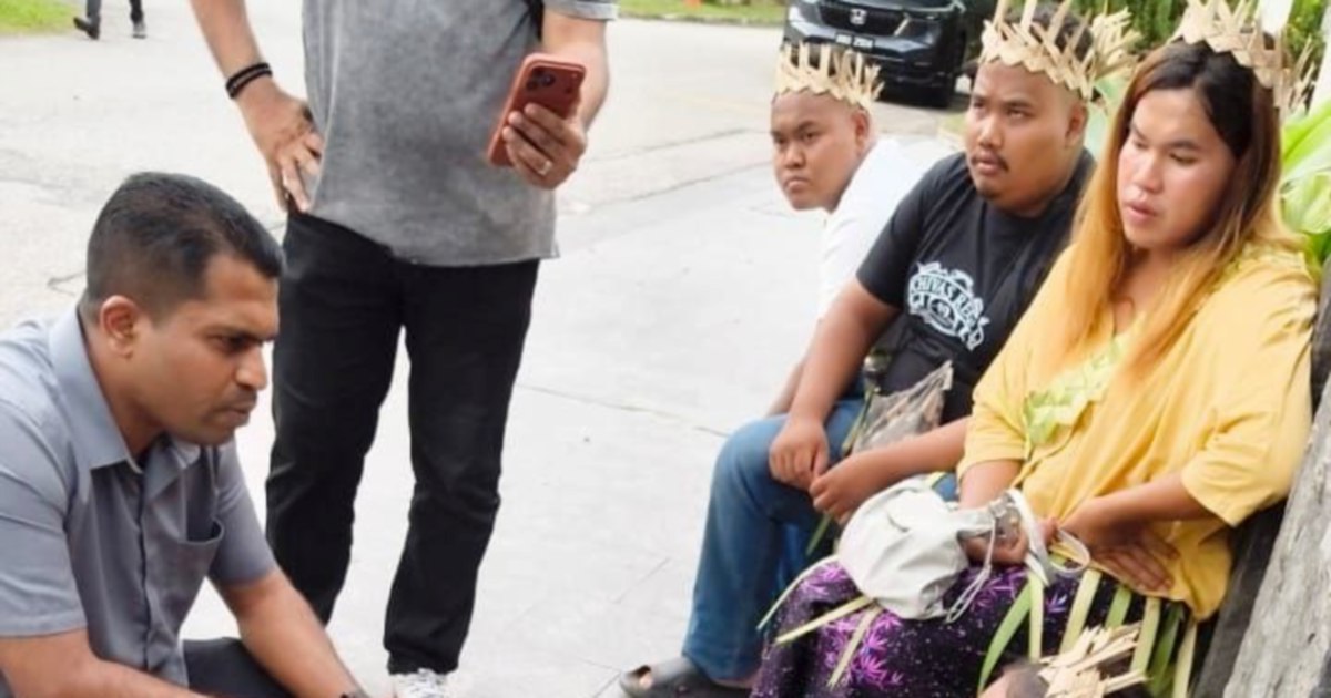Orang Asli community from Kampung Sungai Cot marches to PM's residence demanding federal action on land dispute