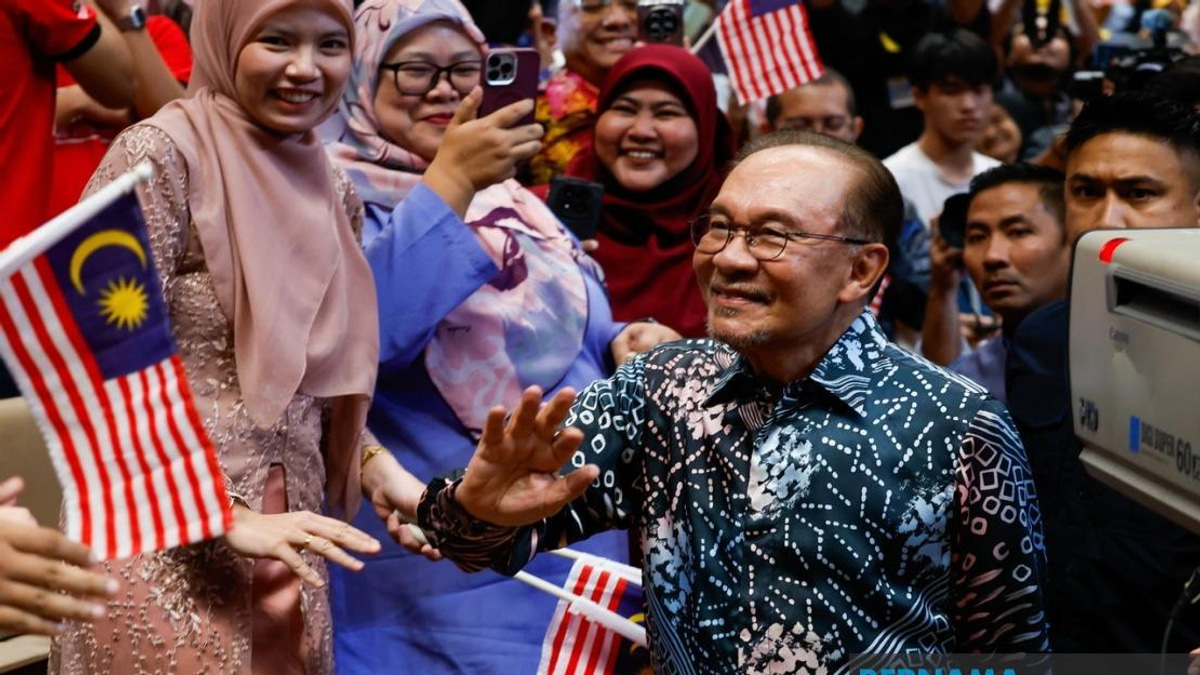 Anwar Calls for Enduring Spirit of Independence Among All Malaysians