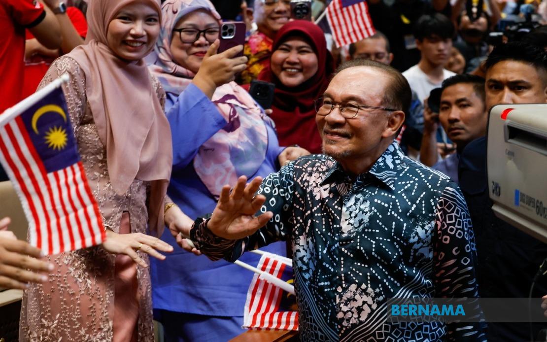 Anwar Calls for Enduring Spirit of Independence Among All Malaysians