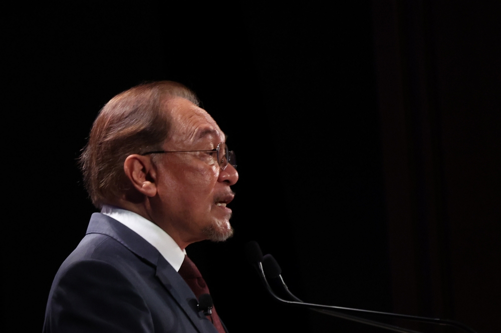 Anwar Ibrahim Files Defamation Suit Against PAS Deputy President Tuan Ibrahim Over Alleged Remarks
