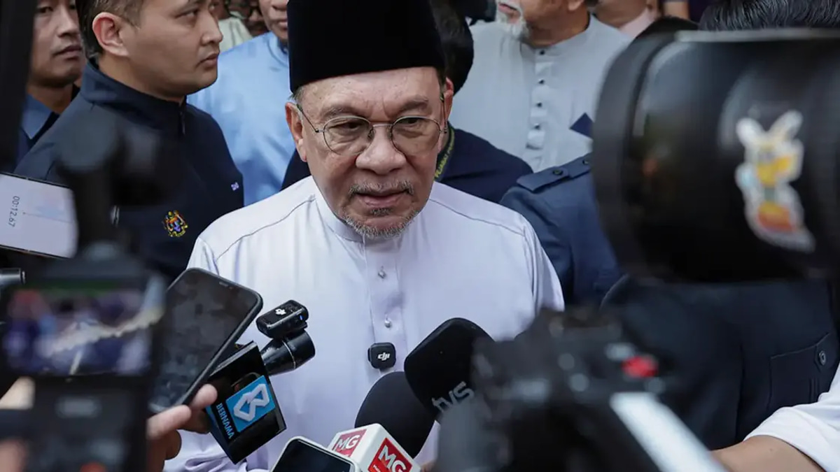 Anwar Vows Renewed Effort Following Strong Merdeka Center Approval Rating