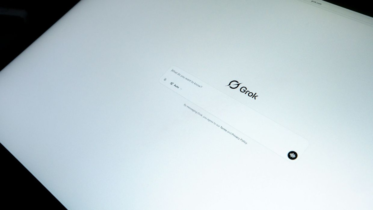 SpaceX AI Opens Grok Build Code After Privacy Uproar Over Hidden Data Collection