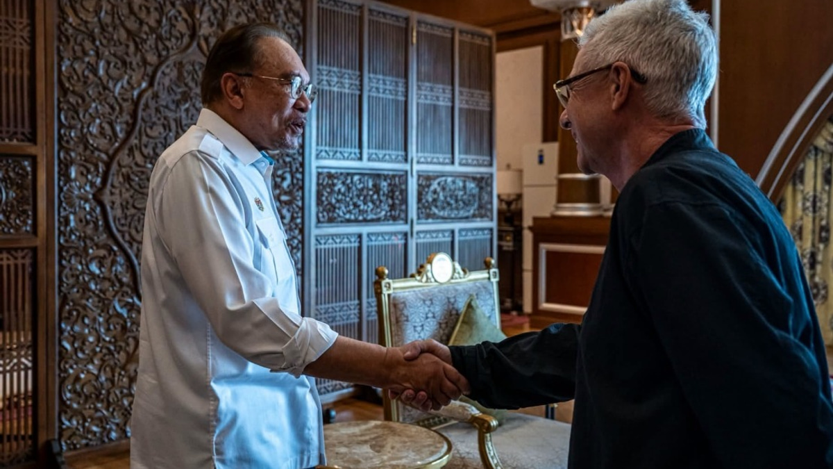 Anwar Seeks Singapore's Formula 1 Expertise as Malaysia Prepares October Bahrain Grand Prix