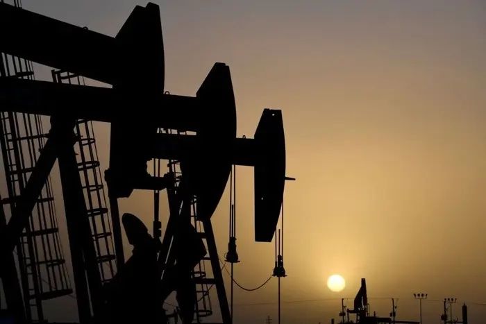 Oil Prices Surge as US-Iran Tensions Escalate Over Strait of Hormuz and Red Sea Routes
