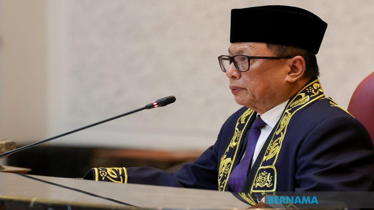 Senior UMNO Official Quits Party, Accuses Johor Chief of Being 'Yes-man'