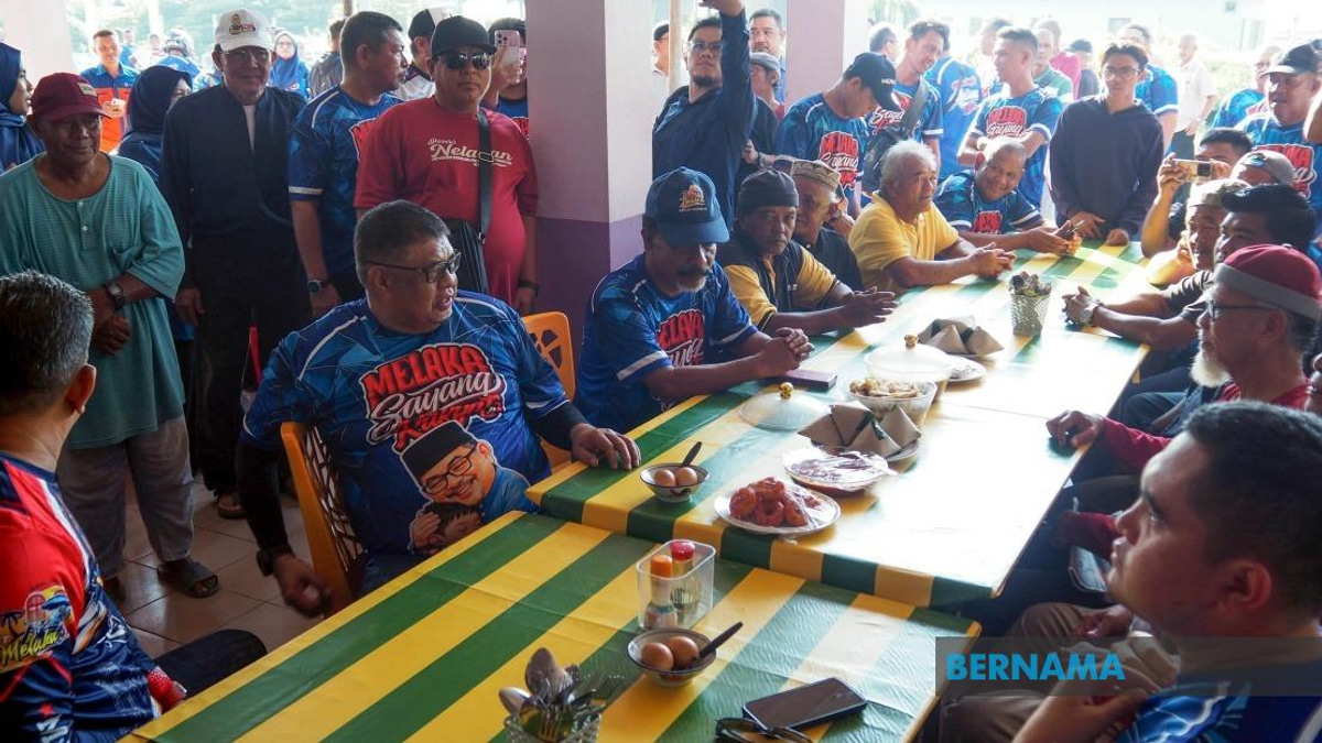 Melaka Rolls Out PERKESO Coverage and Fish Finder Technology for Registered Fishermen