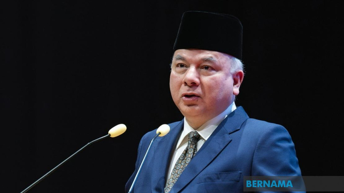 Sultan Nazrin Pushes for Unified Global Waqf Standards to Unlock Dormant Islamic Assets