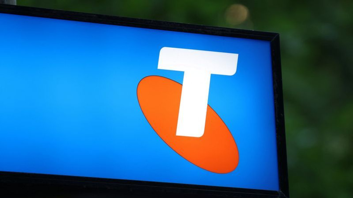 Major Telstra outage cripples Australian transport and payment systems