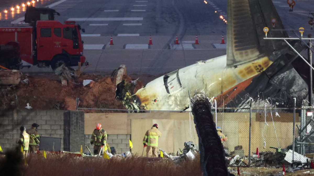 Police intensify Jeju Air crash probe with raids on airports authority and transport ministry