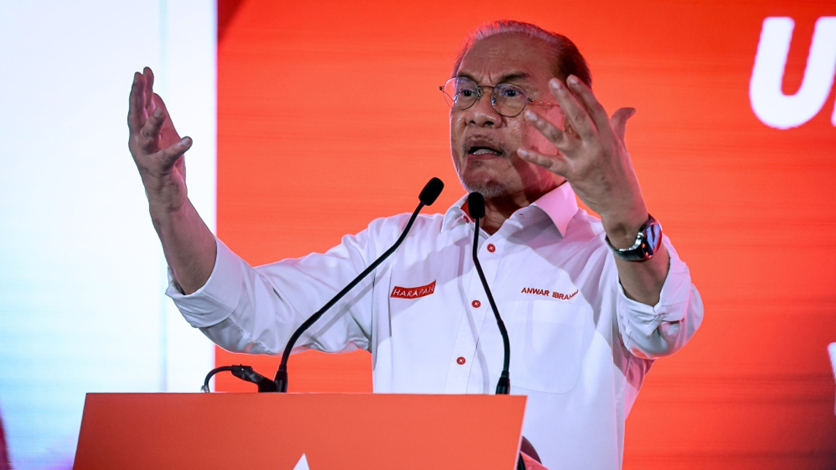 Anwar launches Negeri Sembilan campaign push to strengthen Pakatan's election prospects