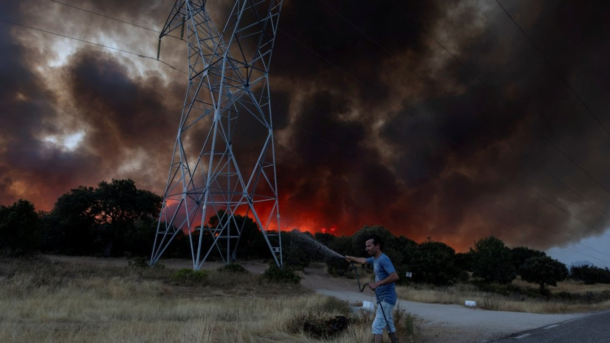 Spain Battles Multiple Wildfires As Heat Emergency Forces Evacuations