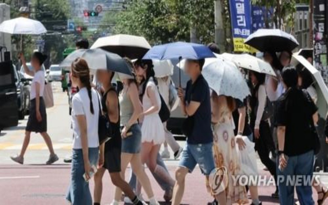 Seoul swelters as South Korea records temperatures above 40°C amid record heat wave