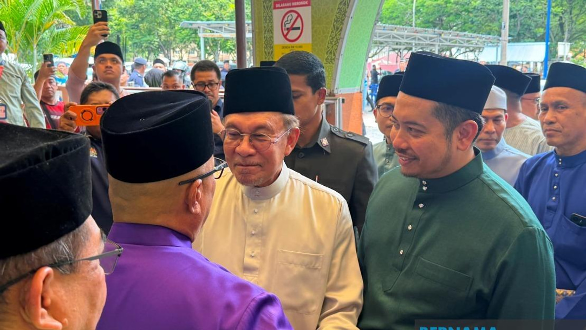 Azam Baki's NFCC Board Role Independent of Former MACC Post, Clarifies PM Anwar