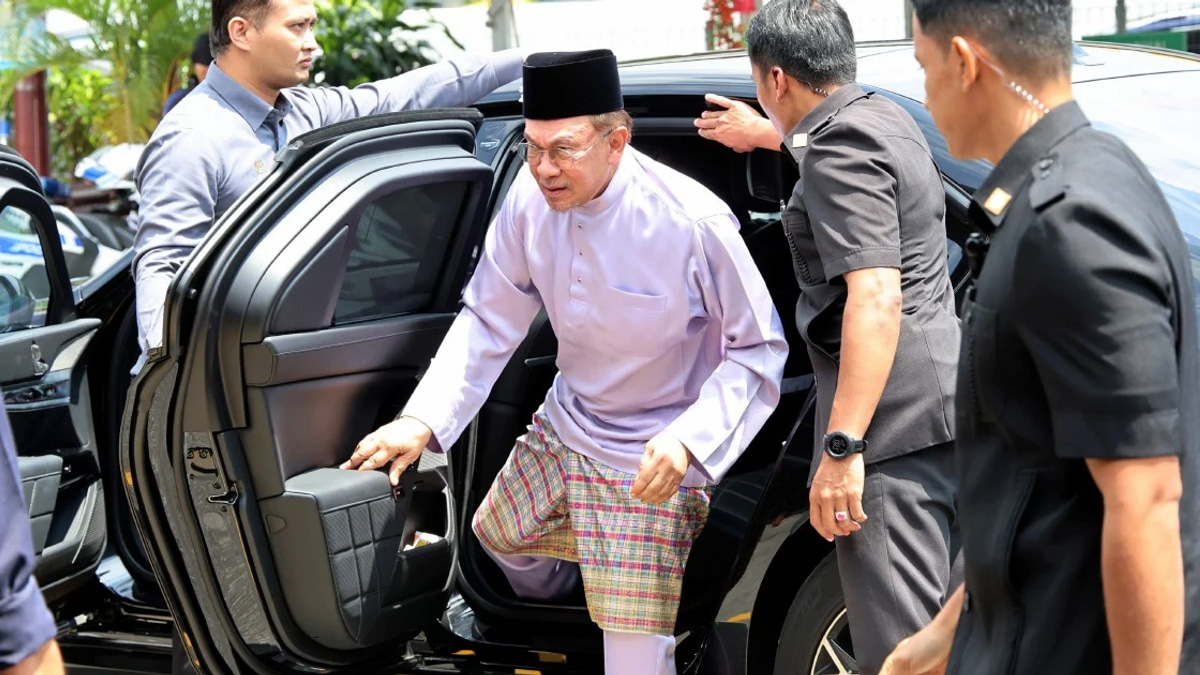 Anwar calls for dignified campaign conduct ahead of Johor polls