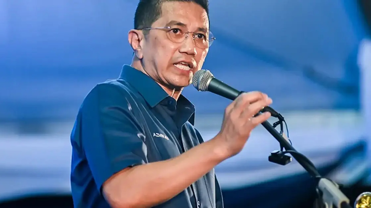 Azmin Ali emerges as potential Bersatu-PKR conduit if Muhyiddin exits leadership