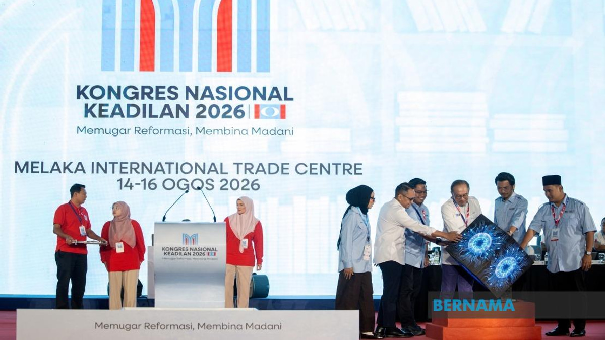Anwar Launches AMK Ideological Guide as PKR Signals Deeper Institutional Reform