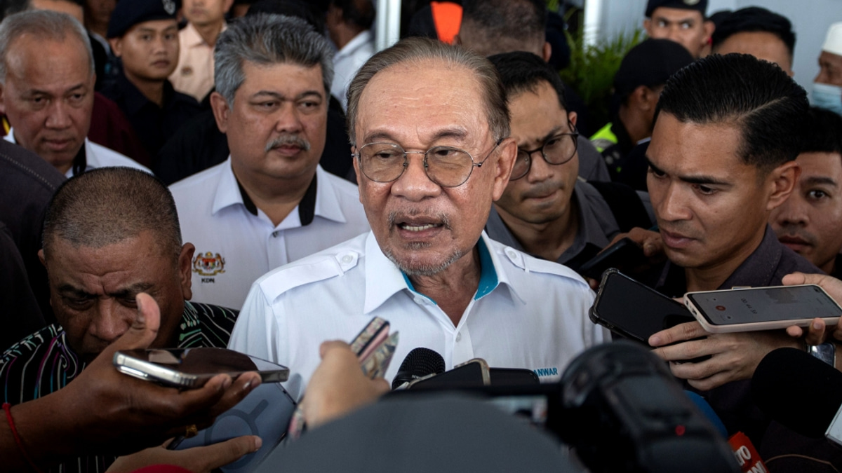 Anwar Defends KWAP's eFishery Investment Loss, Citing Strong Overall Returns