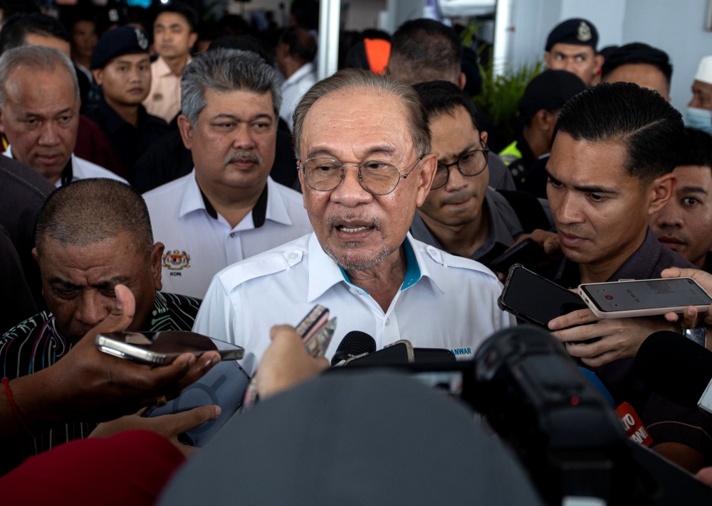 Anwar Defends KWAP's eFishery Investment Loss, Citing Strong Overall Returns