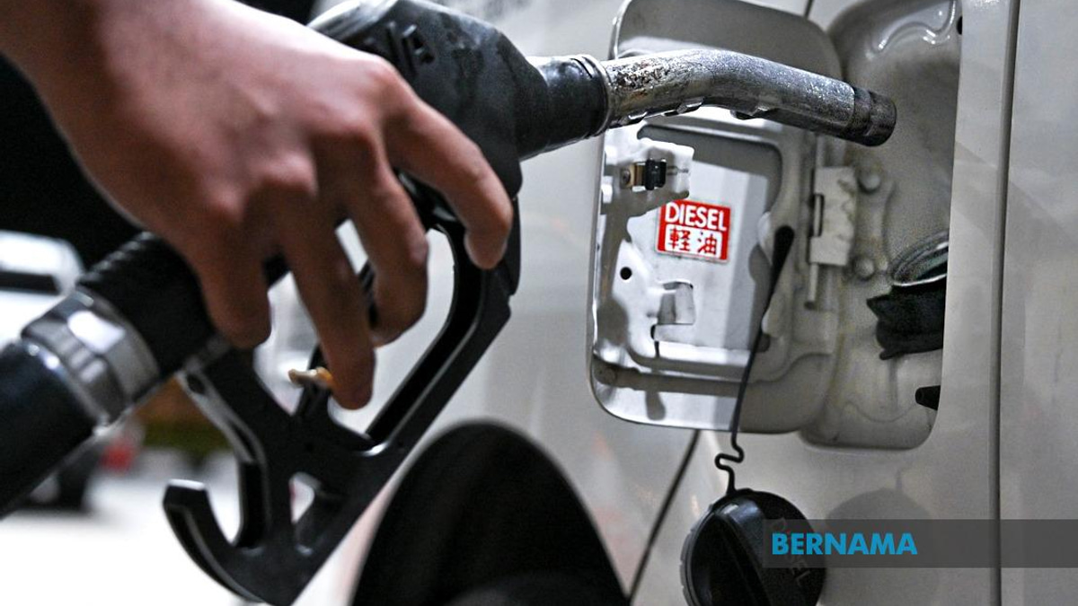 Diesel Price Cut to RM2.10 Signals Success of MADANI Economic Reforms