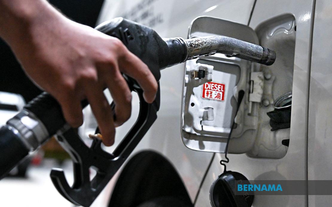 Diesel Price Cut to RM2.10 Signals Success of MADANI Economic Reforms