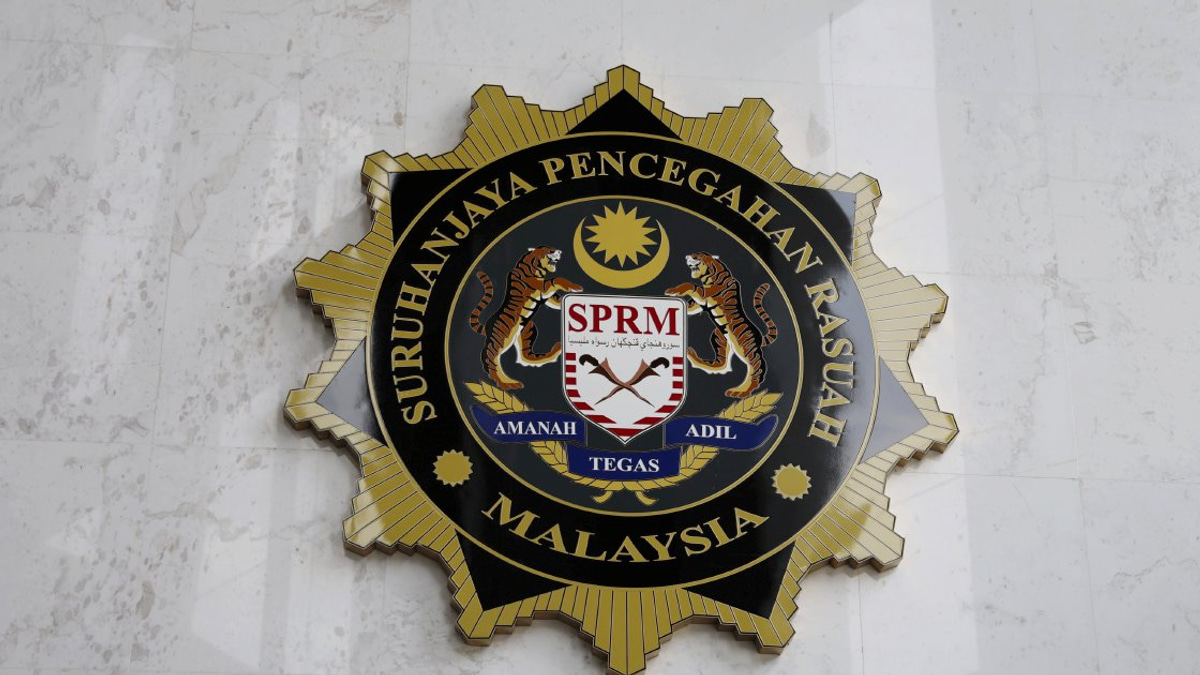 Prison Officer Held Over RM3,000 Bribe Allegation for Smuggling Contraband Into Jail