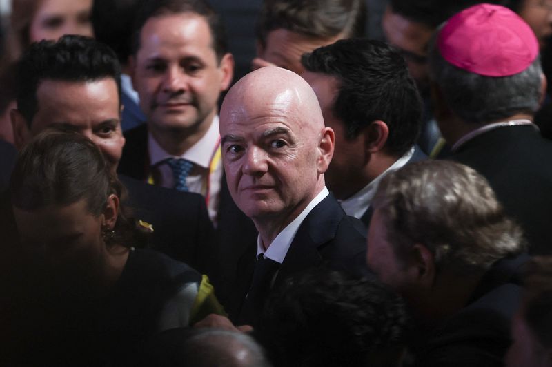FIFA leadership dispute should be settled through democratic vote, says African football chief