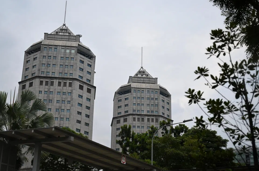 Singapore Revokes Work Permits of Two Bangladeshi Workers Over Extremist Social Media Posts