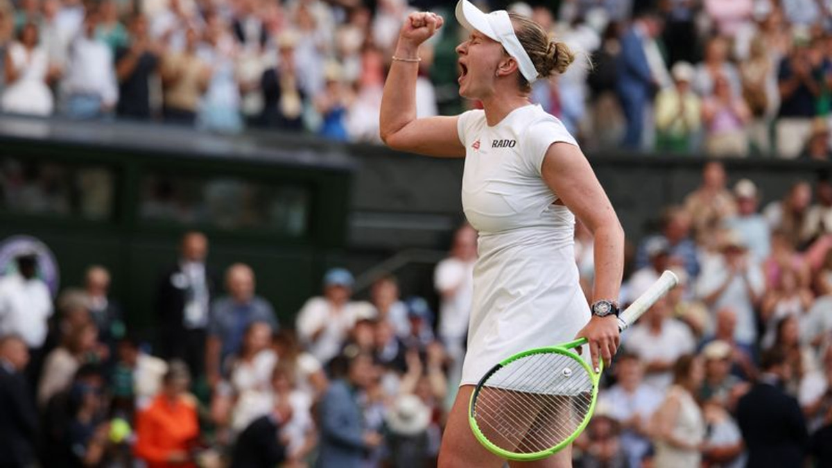 Krejcikova's Grit Powers Past Andreeva into Wimbledon Third Round
