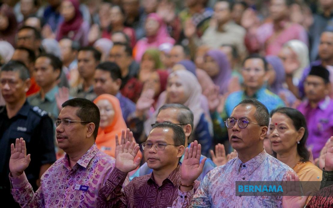 Civil Service Must Remain Backbone of Policy Implementation, Says PM Anwar