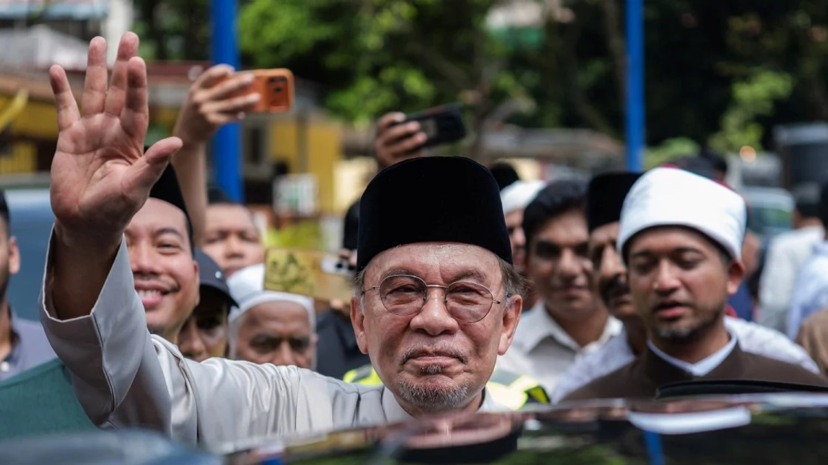 Johor election campaign enters critical phase as national leaders converge on state