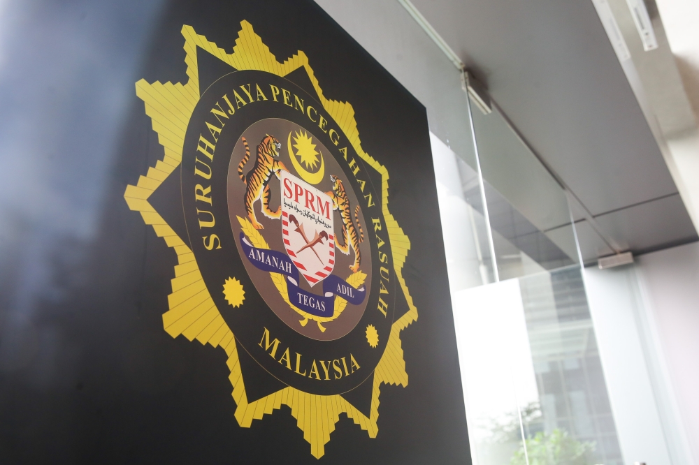 MACC Continues Extended Questioning of Former CFO Over RM370 Million Share Transaction in Tabung Haji Probe
