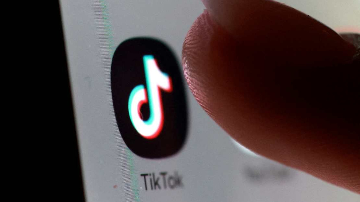 Transylvanian Villagers Attack Ambulance After TikTok Spreads Child Abduction Hoax
