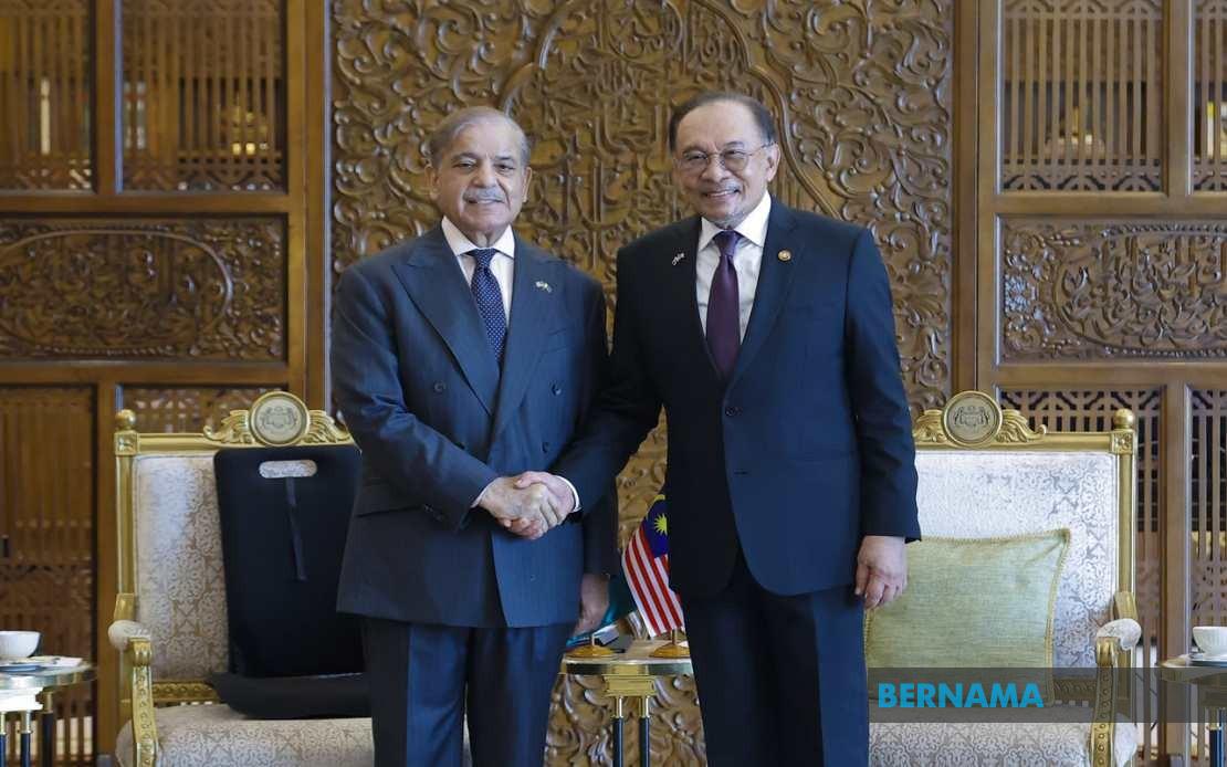 Pakistani PM Shehbaz Sharif Wishes Anwar Ibrahim Swift Recovery from Medical Procedure