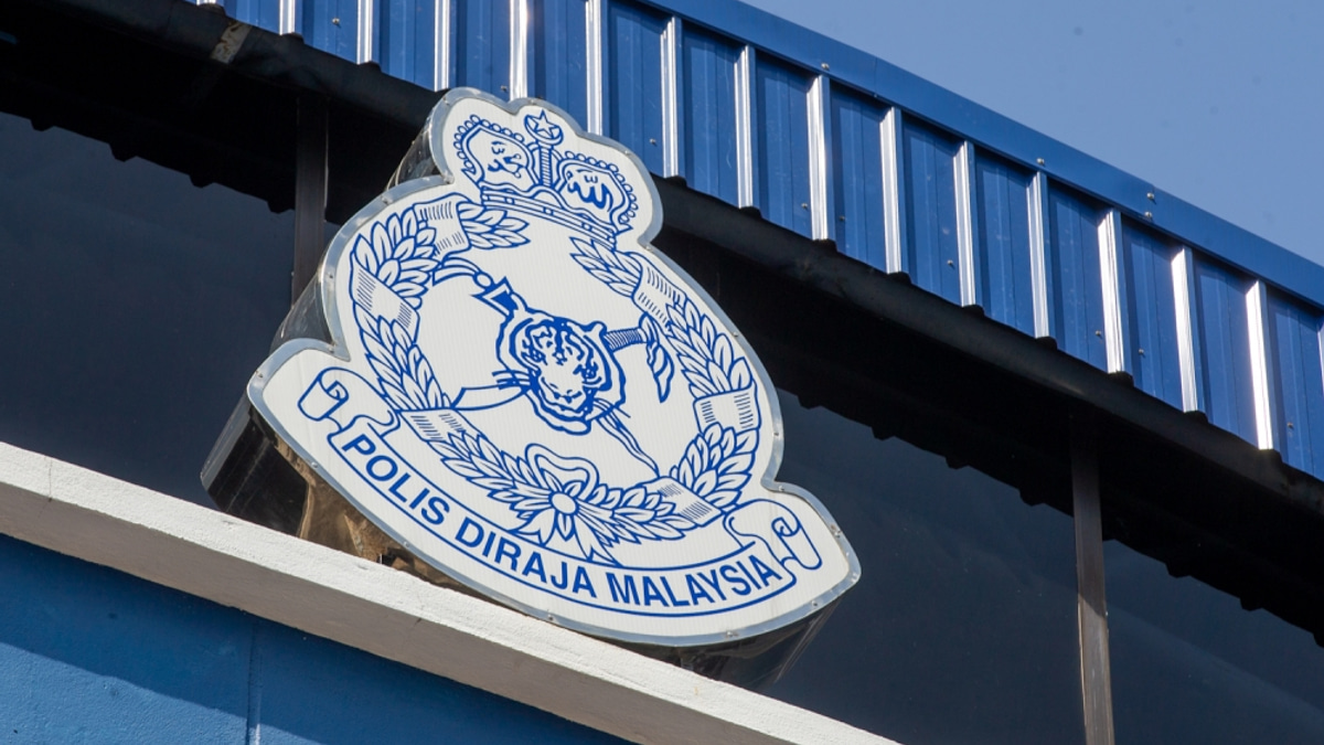 Terengganu Police Bust Ketum Water Sale Ring; Teen Among Those Arrested