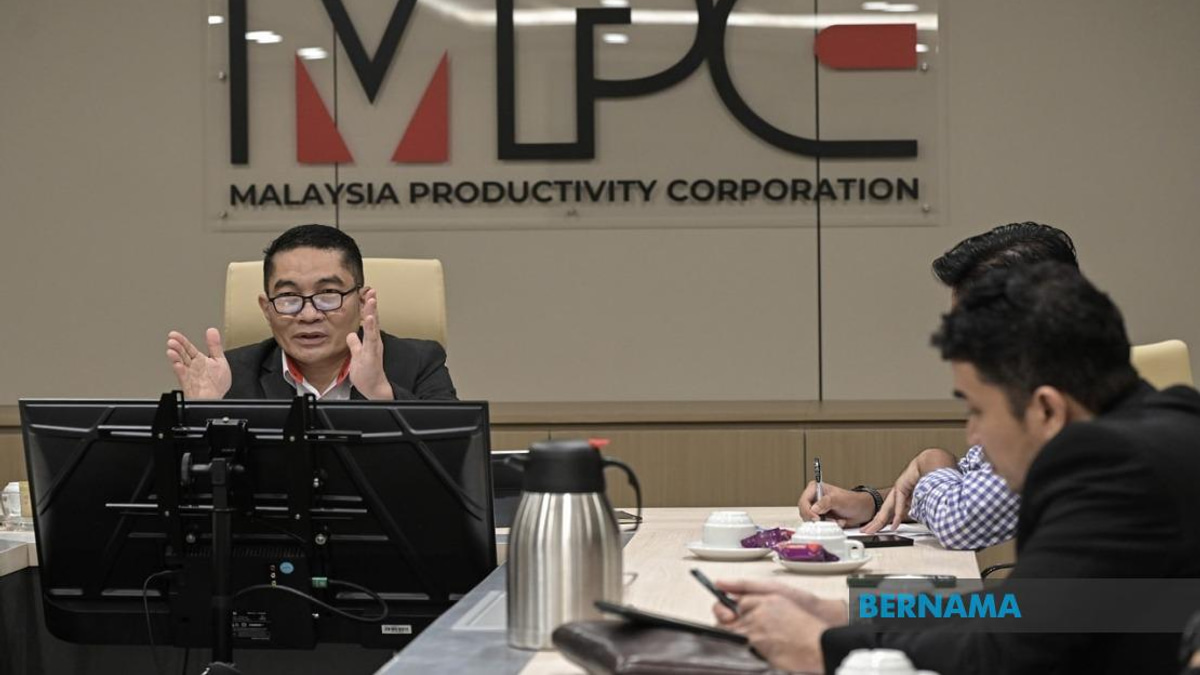 Malaysia Climbs Competitiveness Ranks Thanks to Red-Tape Reform Push