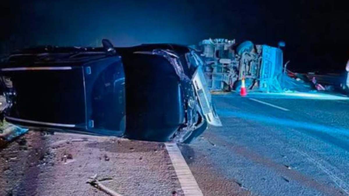 Three Media Officers Attached to Deputy PM Escape Serious Injury in East Coast Expressway Pile-up
