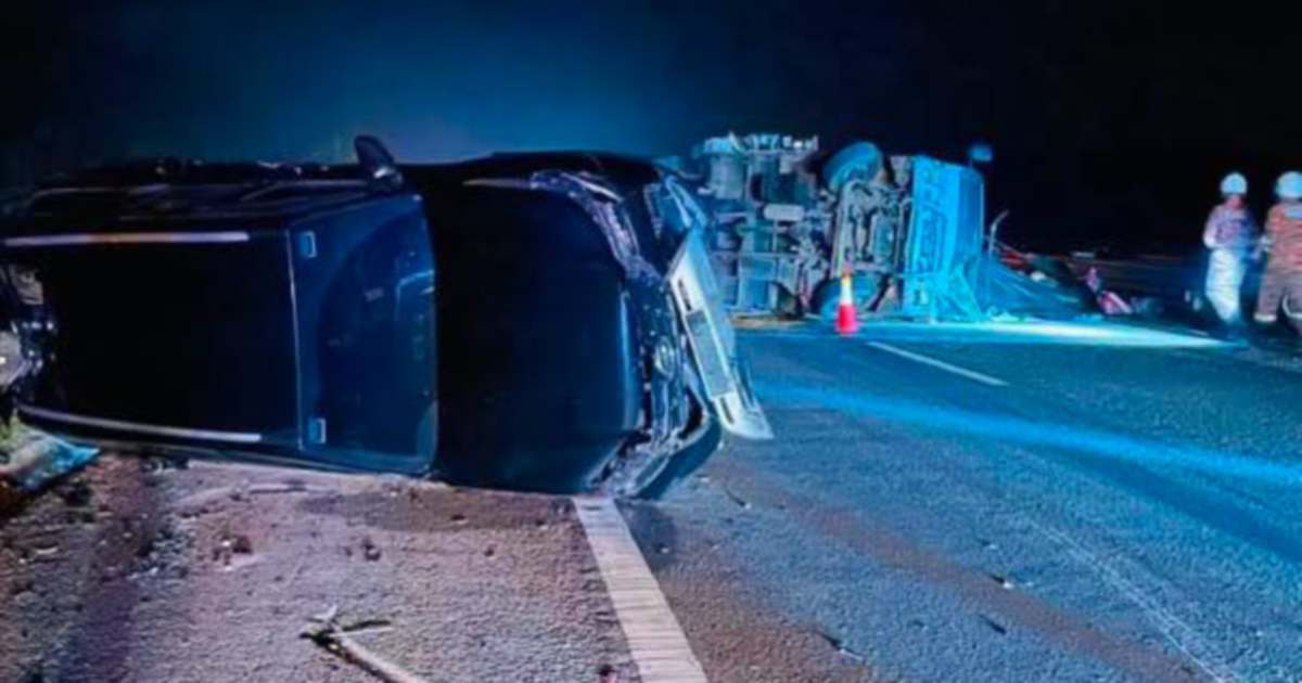 Three Media Officers Attached to Deputy PM Escape Serious Injury in East Coast Expressway Pile-up