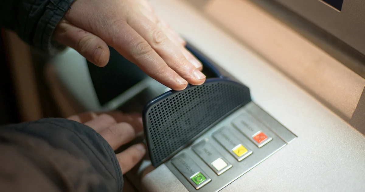 Three Malaysians Arrested in Singapore After Hours for Alleged ATM Fraud Collection Scheme