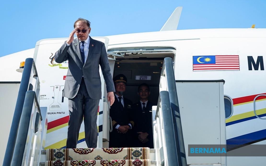 Anwar Returns from Turkmenistan, Stops in Penang for High-Profile Events