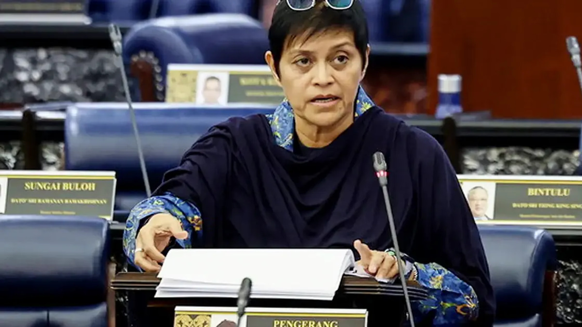 Azam Baki's Shareholding Records to Remain Private, Clarifies Azalina