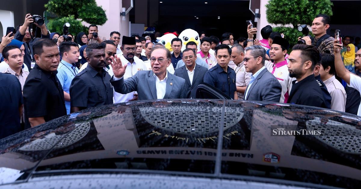 Malaysia Cannot Afford Deeper Fuel Price Cuts, Warns PM Anwar on RM40 Billion Subsidy Burden
