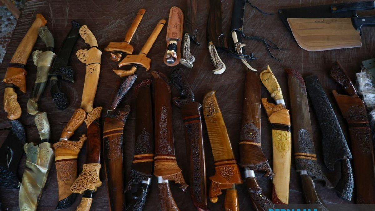 Keeper of Steel: How One Collector Preserves Kelantan's Fading Blacksmith Heritage