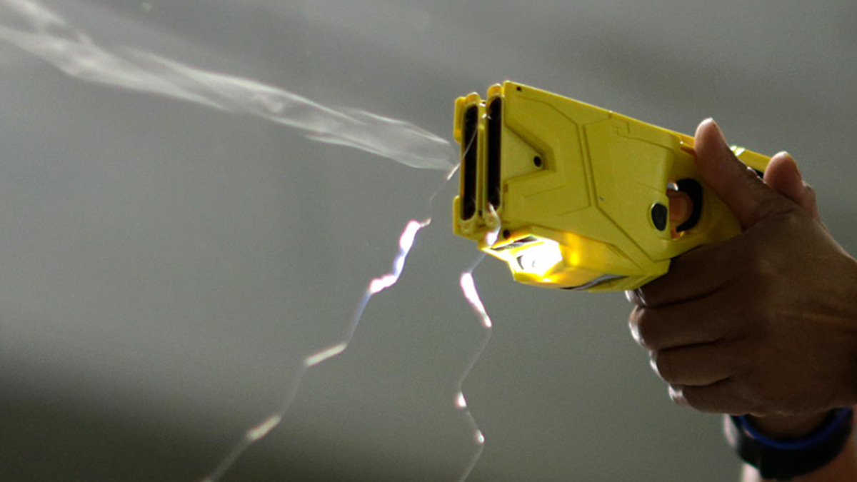 Singapore Man Tasered After Refusing to Drop Saw in Public Housing Estate