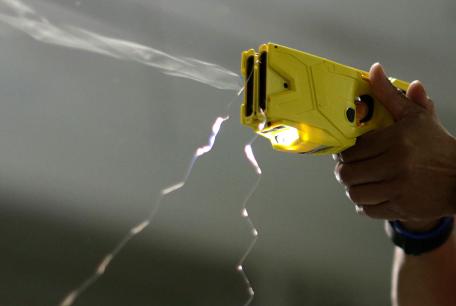 Singapore Man Tasered After Refusing to Drop Saw in Public Housing Estate