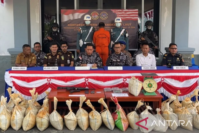 Indonesia Intercepts Major Tin Sand Smuggling Operation Destined for Malaysia