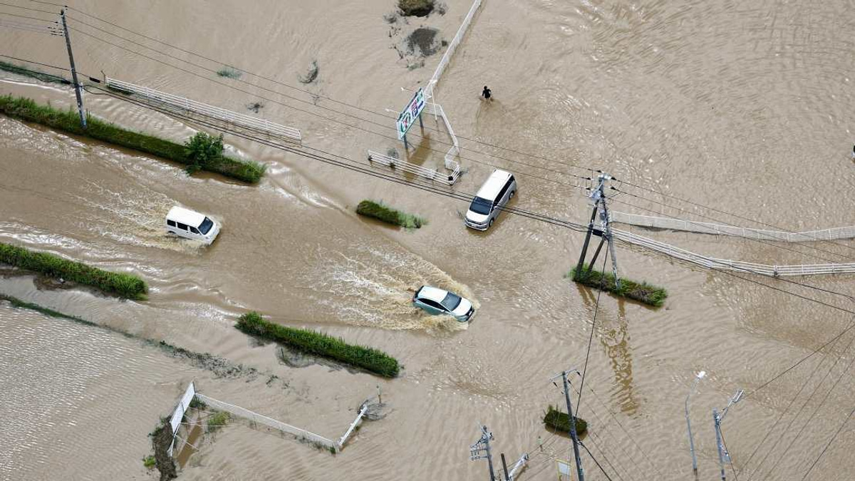 Record Downpour Claims Eight Lives in Japan's Chiba Prefecture